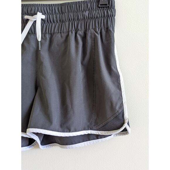Reebok Womens Running Shorts Sz L Gray Drawstring Zip Pocket Elastic Waist - Picture 2 of 4